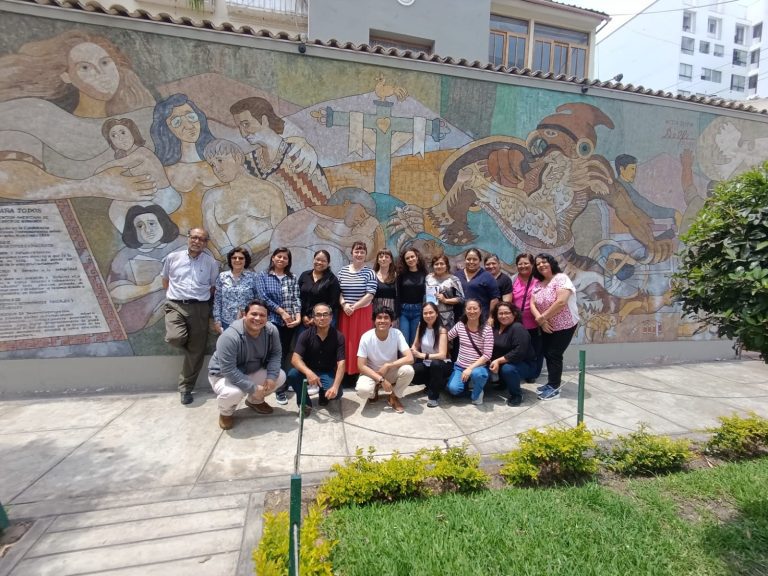 Voluntarios europeos en Perú: Experiencias y aprendizajes en un encuentro con APRODEH y Paz y Esperanza.